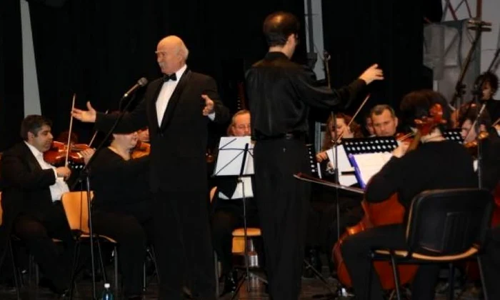 Tudor Gheorghe şi Nicu Alifantis cântă pentru artişti jpeg