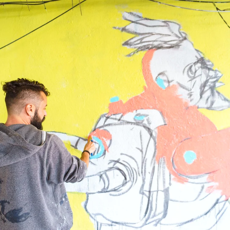 Mural realizat de Robert Obert / Foto Facebook / Outline Streetart Festival