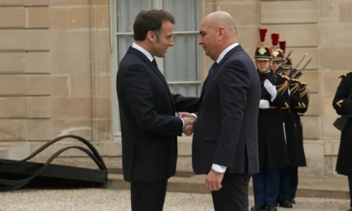 Bolojan si Macron jpg