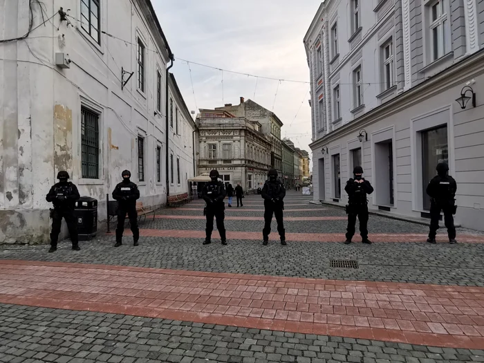 Forţele de ordine au blocat centrul Timişoarei FOTO Ş.Both