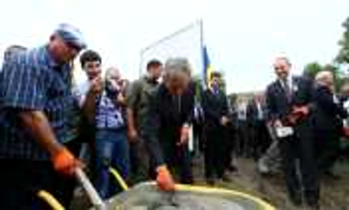Iurie Leancă a pus câteva pietre la temelia viitorului Parc FOTO: gov.md