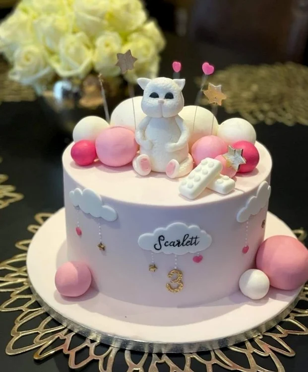 Nu au lipsit nici delicioasele prăjituri PavlovaFoto: arhivă personală