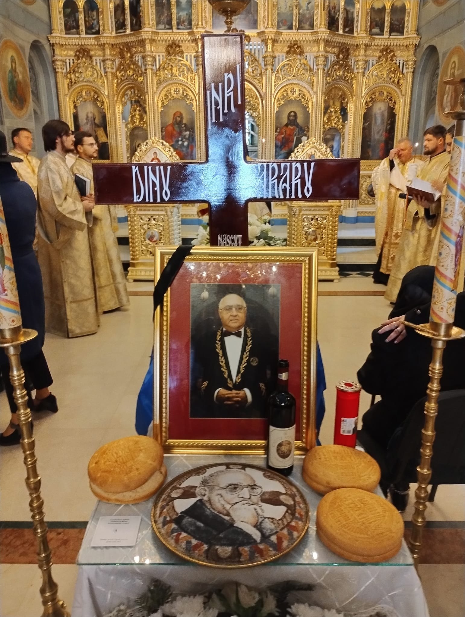 Inmormantarea scriitorului Dinu Sararu la Slatioara, patria căprioarelor. Inmormantarea scriitorului Dinu Sararu la Slatioara, patria căprioarelor.