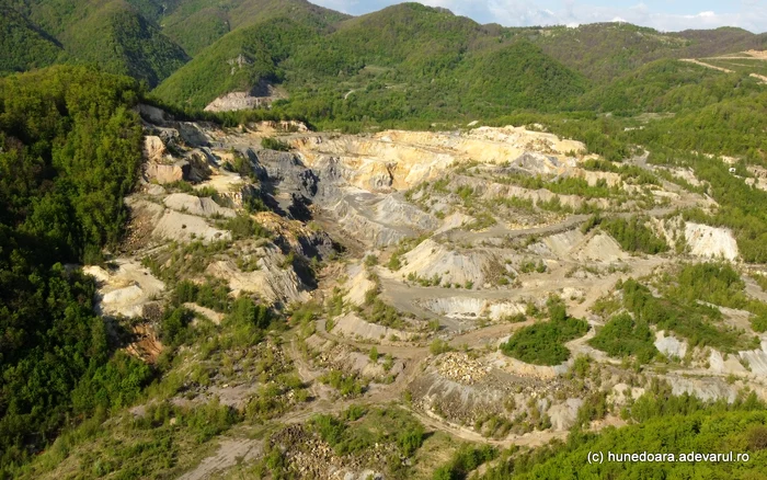 Coranda, cariera minieră de la Certej. Foto: Daniel Guță. ADEVĂRUL