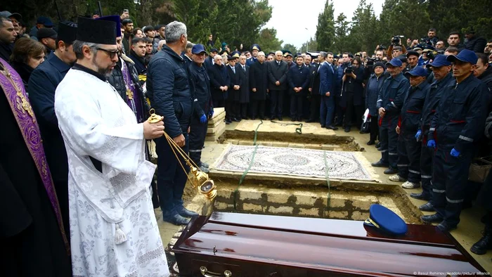 Înmormântarea membrilor echipajului după prăbușirea avionului Azerbaijan Airlines în decembrie 2024