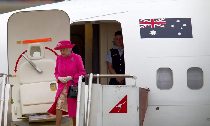 Regina Elisabeta a II-a, la sosirea în Australia, în 2011 (© Flickr / Commonwealth Secretariat)