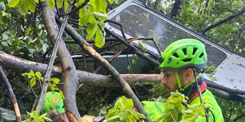 telecabina cazuta napoli foto Corpul național de salvare alpină și speologică png