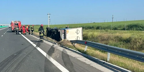 tir răsturnat foto facebook jpg