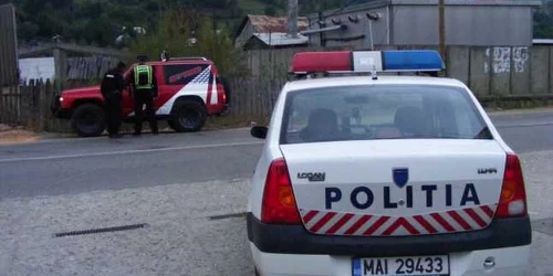 Suspecţii au fost opriţi în trafic de poliţiştii săceleni Foto.arhivă