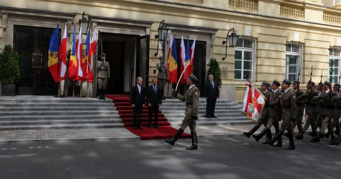 Premierul moldovean a semnat la Varşovia trei documente importante FOTO gov.md