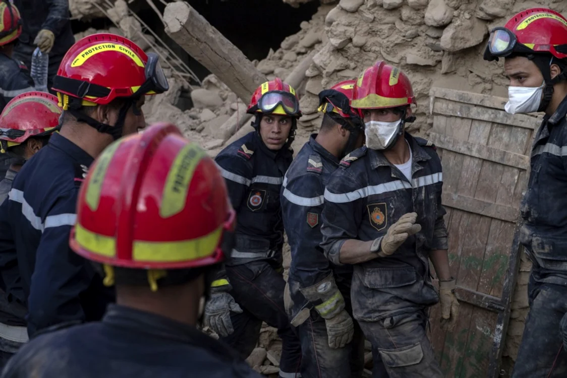 Echipele de intervenție speră să mai găsească supraviețuitori după seismul devastator FOTO EPA EFE