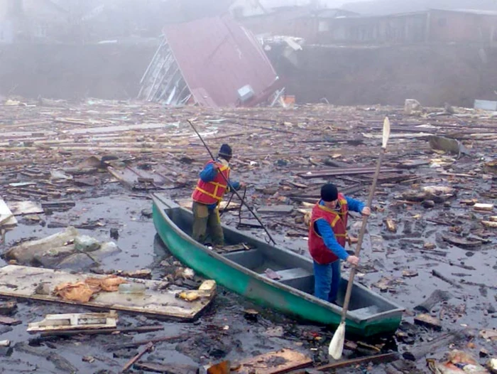 Catastrofa din 2010 a dus la formarea unui nou lac în apropiere de centrul oraşului. Foto Adevărul