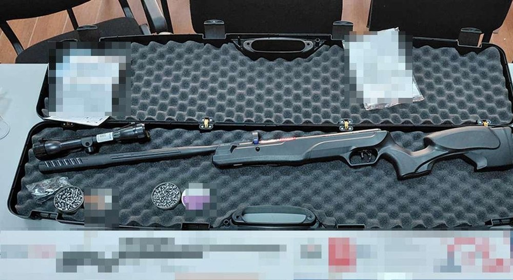 Arsenalul descoperit într-un colet venit din Cehia la Aeroportul Cluj-Napoca