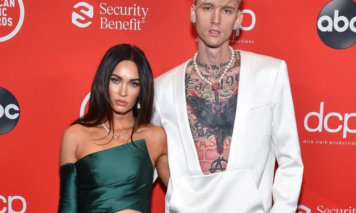 1 megan fox si machine gun kelly jpg jpeg