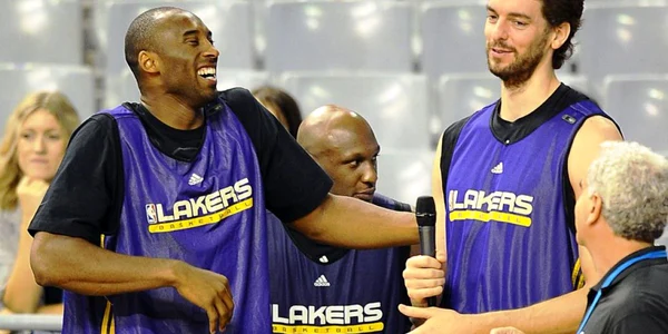 Kobe Bryant şi Pau Gasol, favoriţi la un nou titlu cu Lakers