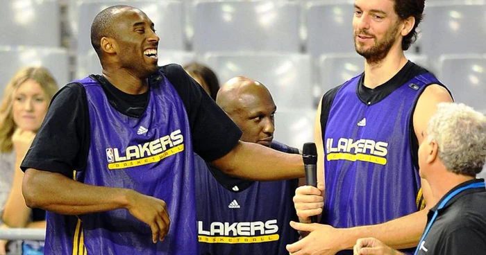 Kobe Bryant şi Pau Gasol, favoriţi la un nou titlu cu Lakers