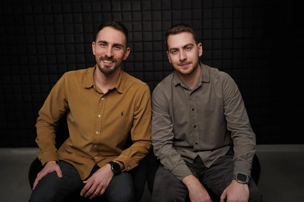 Premieră în medicina românească: Doi frați medici au lansat prima platformă digitală de pregătire pentru Examenul de Specialitate, în contextul schimbărilor majore din 2026