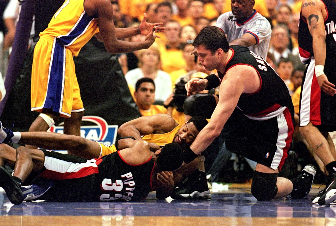 
    Scotie Pippen și Kobe Bryant au fost deseori adversari în NBAFoto: Guliver / GettyImages  
