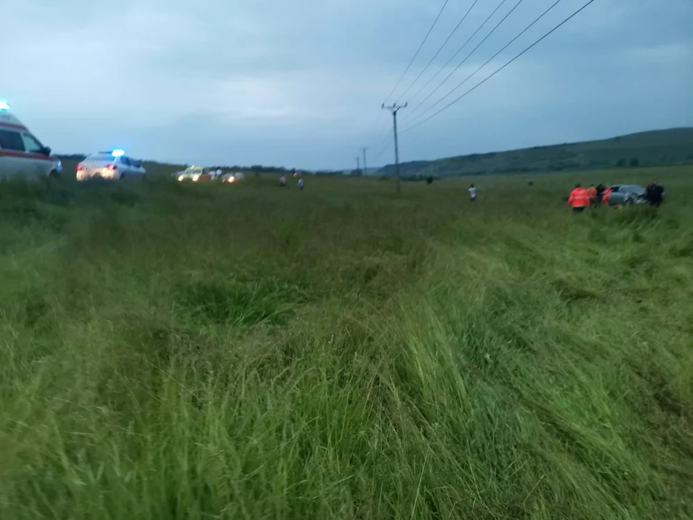 Accident mortal pe un drum din Sibiu la Blăjel o maşină cu cinci tineri s-a răsturnat iar unul a murit Foto Adevărul