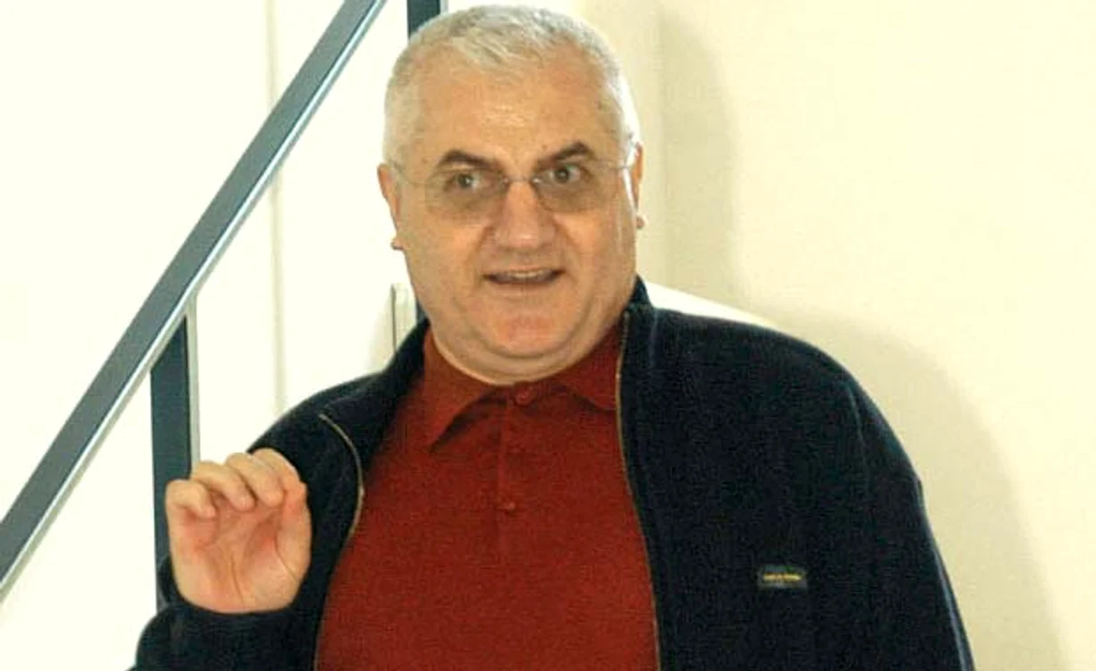 
    Dumitru Dragomir  