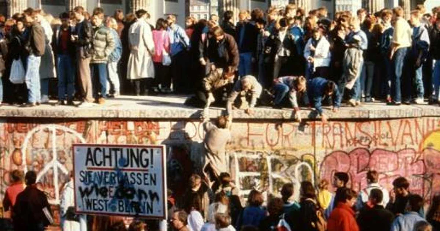 Căderea Zidului Berlinului la 9 noiembrie 1989