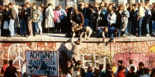 Căderea Zidului Berlinului la 9 noiembrie 1989