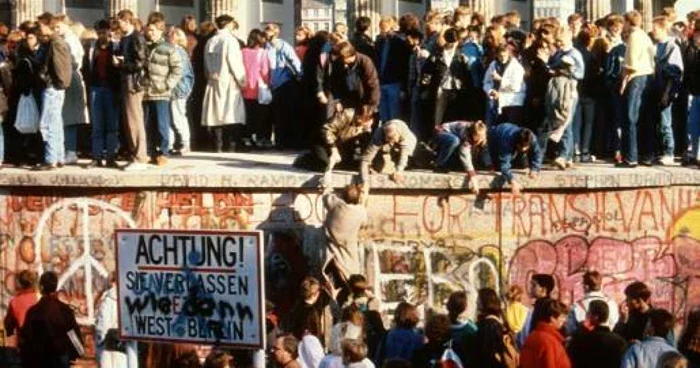 Căderea Zidului Berlinului la 9 noiembrie 1989