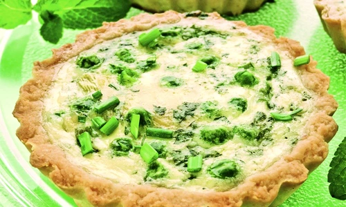 minitarte cu ceapa verde si branza de capra jpeg