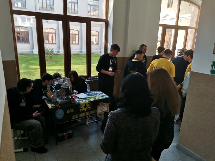 Echipele au avut și standuri de prezentare FOTO: Alina Mitran