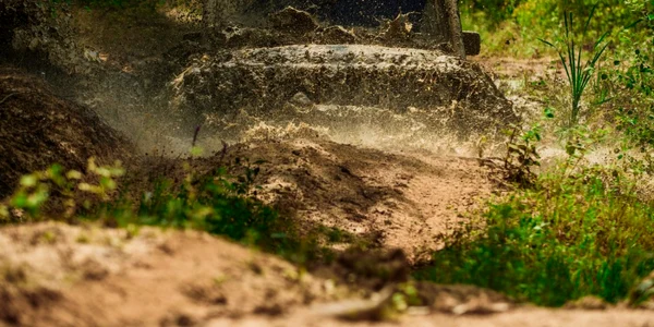 masina off road noroi foto shutterstock