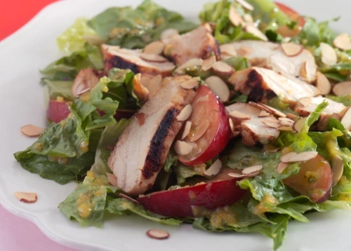 salata pui romana prune migdale jpeg