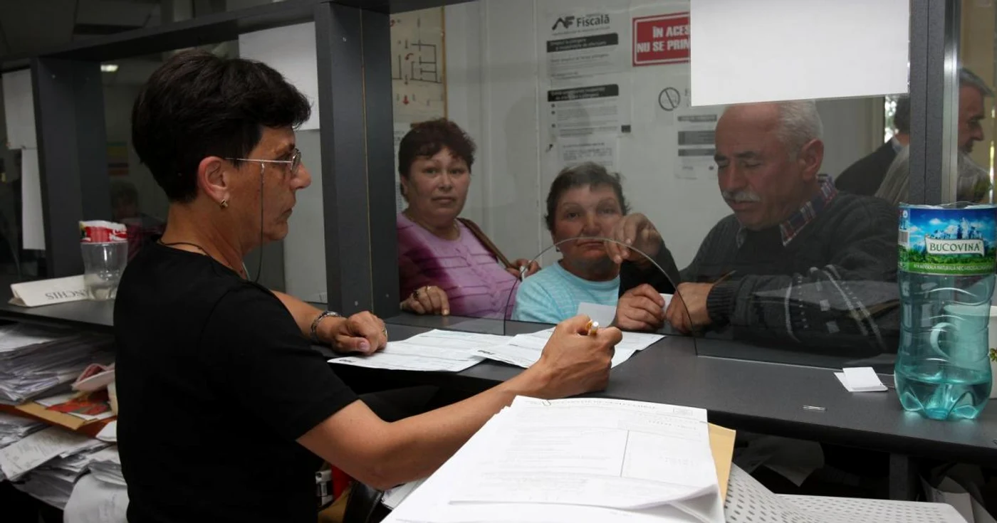 Mâine este uiltima zi pentru achitarea impozitelor restante. Foto Adevărul 