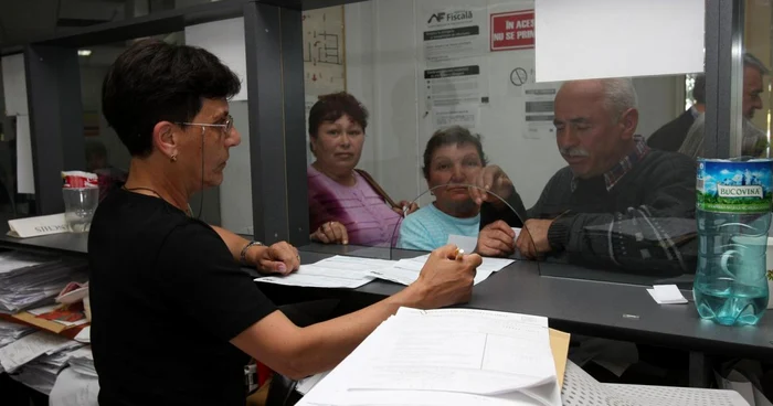 Mâine este uiltima zi pentru achitarea impozitelor restante. Foto Adevărul