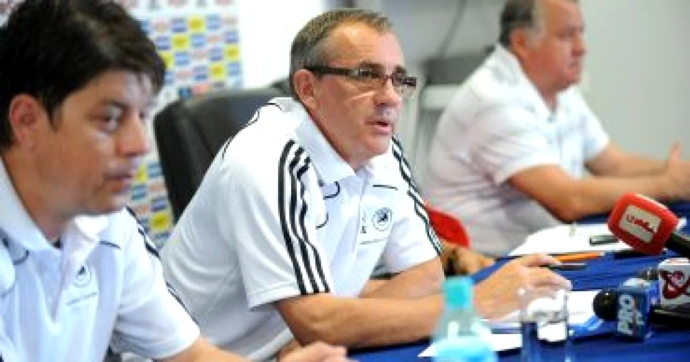Vasile Avram, şef peste "fluieraşi"