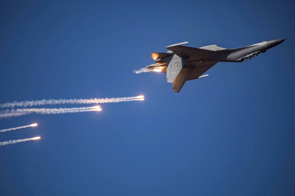Avion de vânătoare chinezesc FOTO AFP