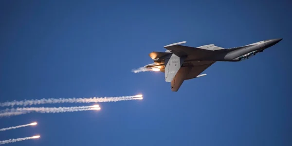 avion militar chinez j-16 foto AFP