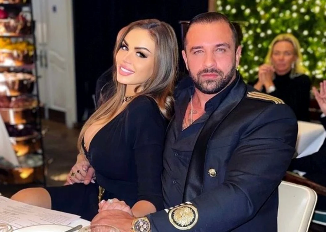 
    Daria Radionova și Alex Bodi, fericiți, la restaurantul din Londrafoto: Instagram  