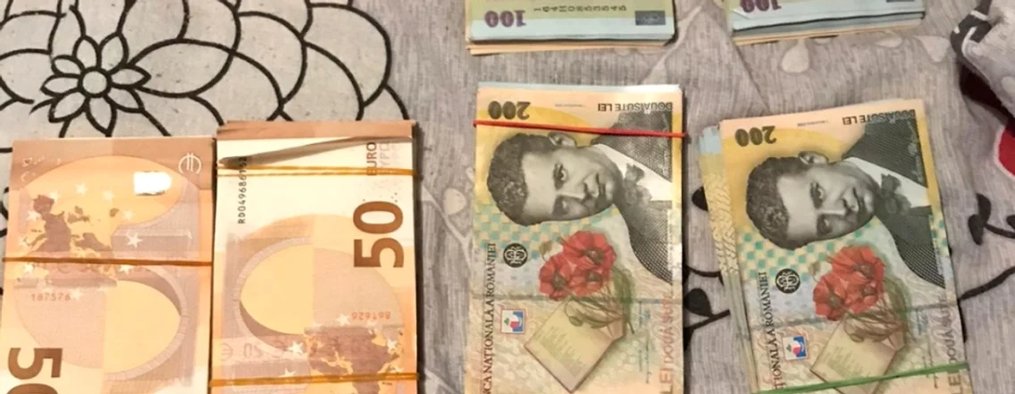 Bunuri confiscate în urma unor descinderi în Vâlcea şi Bistriţa - Năsăud cu poliţiştii italieni într-un dosar Hackerville - Camorra Foto DIICOT
