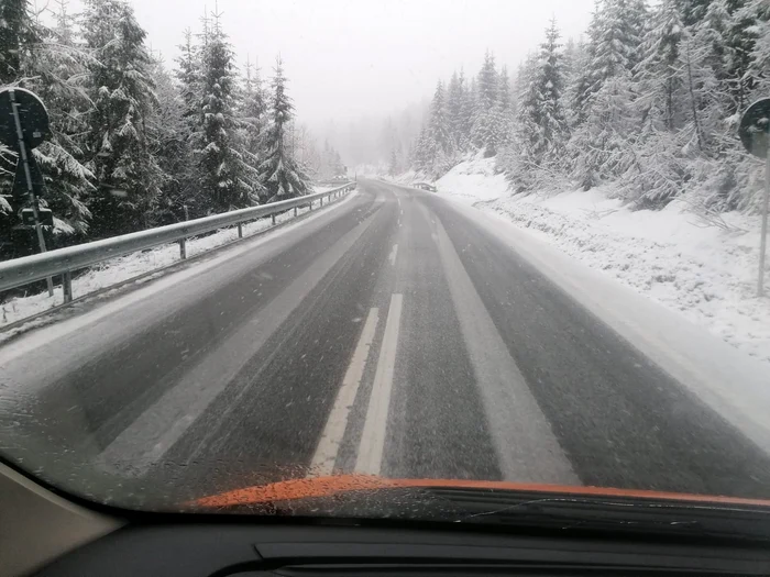 Ninsoare în asul Gutâi, Maramureș FOTO CJSU Maramureș
