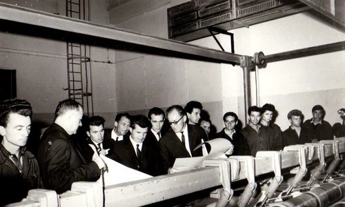 Nicolae Ceaușescu în vizită la Complexul Chimic Brăila (© „Fototeca online a comunismului românesc”, cota: 392/1966)