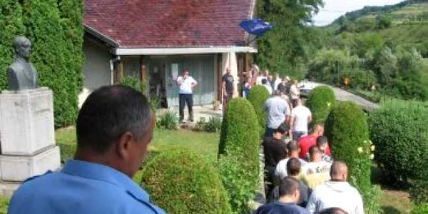 Deţinutii cuminţi au voie să planteze puieţi