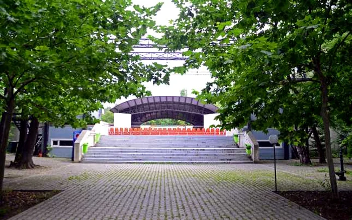 Teatrul de Vară din Parcul Herăastrău