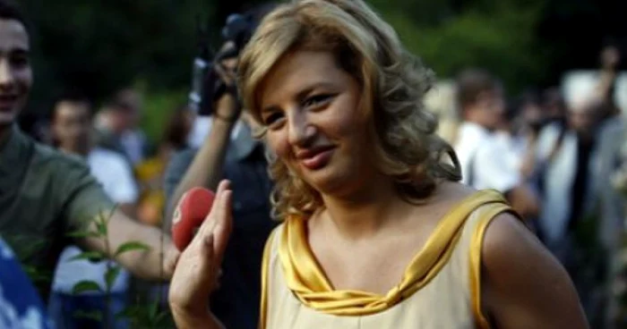 Ioana Băsescu trebuie să primească 20.000 de lei
