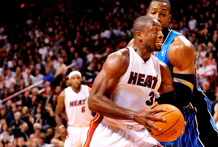 Wade, la minge, nu a putut fi oprit nici de Superman Dwight Howard