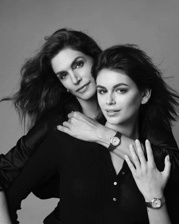 La 19 ani, Kaia Gerber este deja un fotomodel cunoscut clickpentrufemei.ro