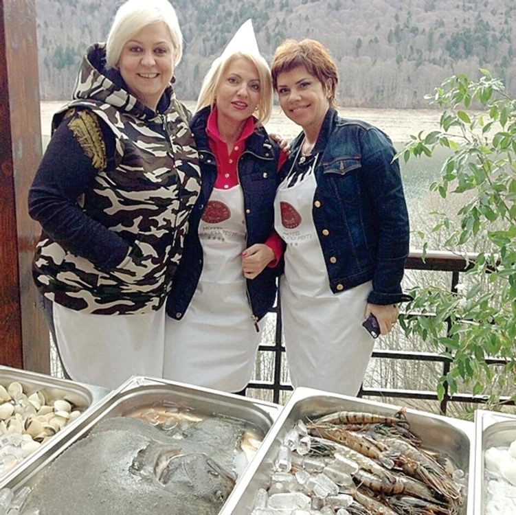 Luminiţa Anghel a gătit împreună cu Monica Anghel şi Mihaela Proicea de la Bio Ortoclinic