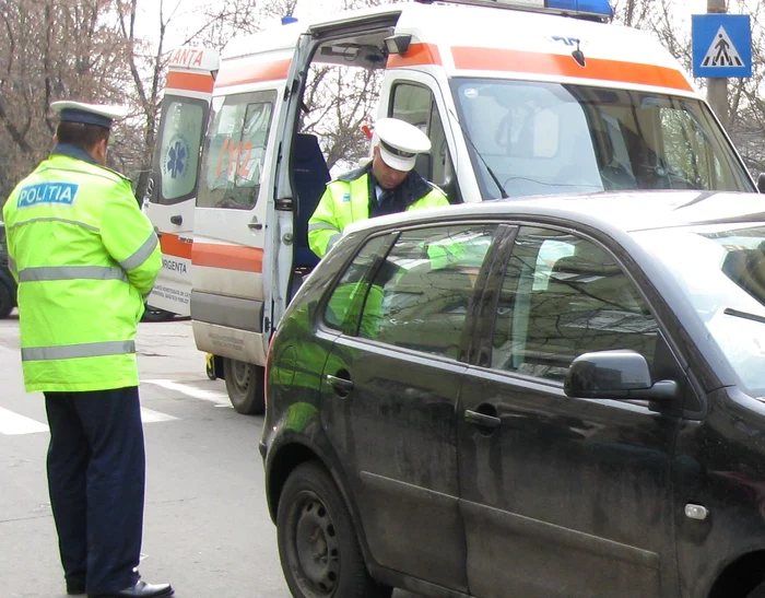 Poliţiştii cercetează cazul