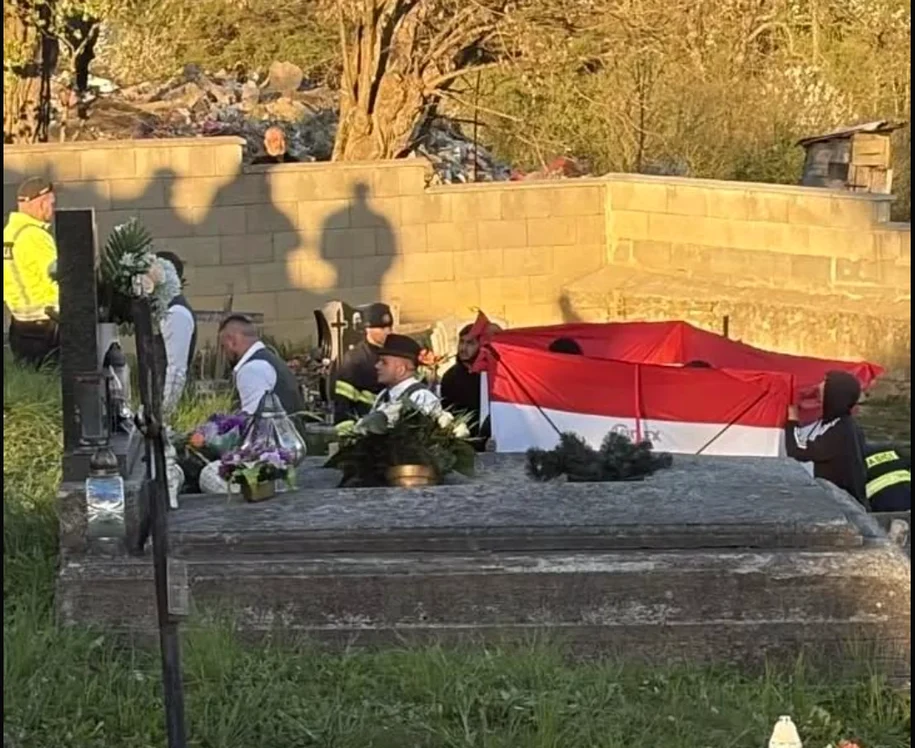 Rudele unui bărbat decedat au reclamat că au auzit zgomote din mormânt.FOTO: Facebook/Unsolved Files