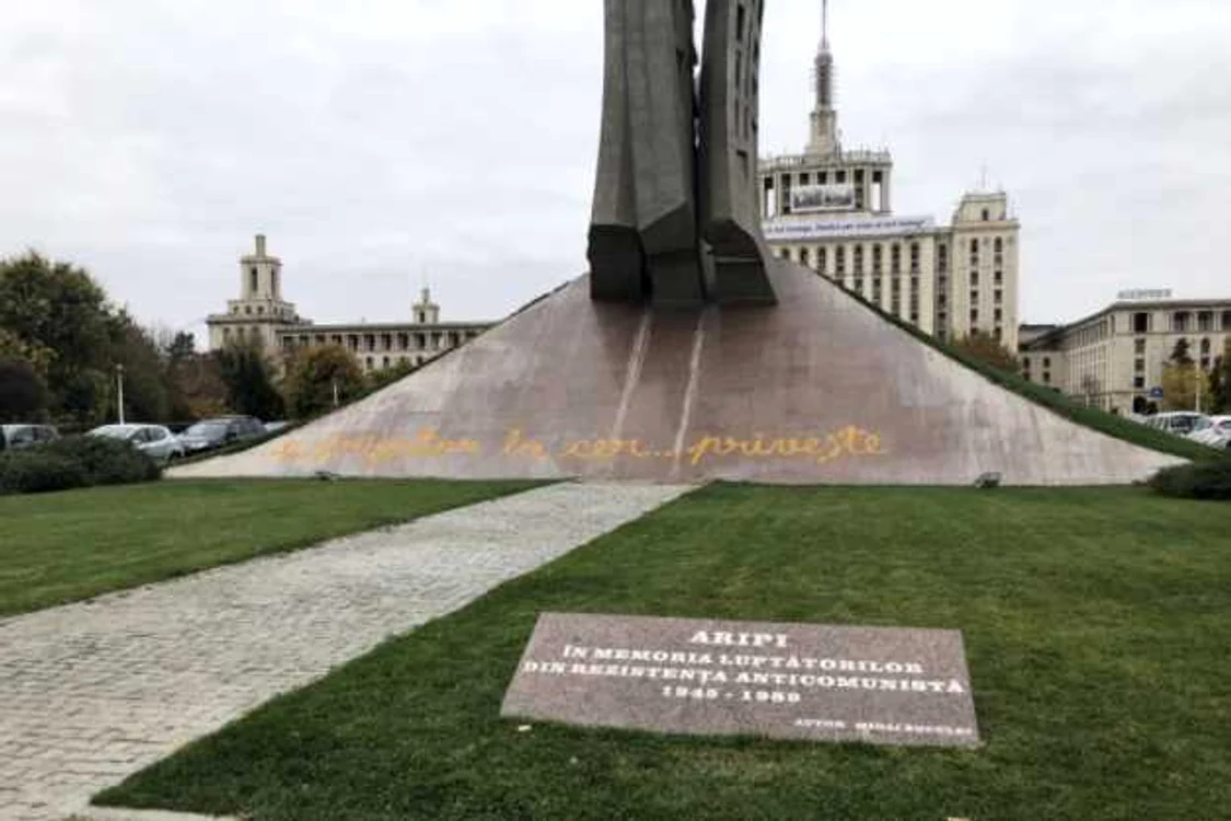 monumentul aripi libere vandalizat