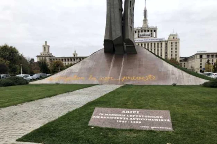 monumentul aripi libere vandalizat